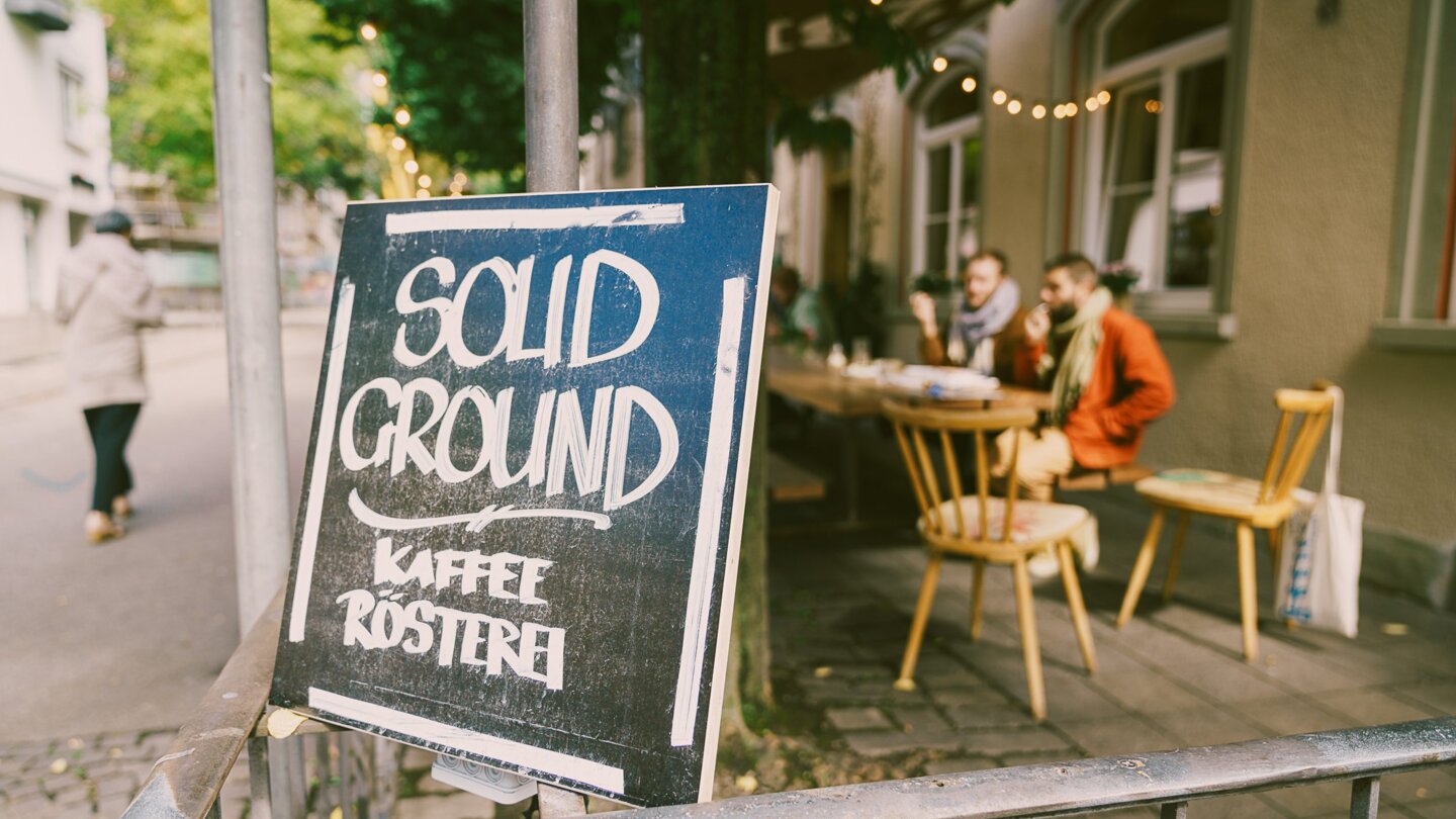 Solid Ground - Spezialitätencafé, Kaffeerösterei & Hotel 